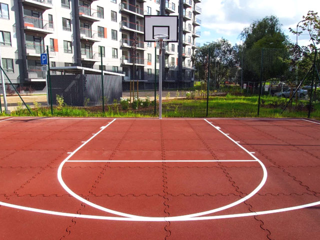 Plateau sportif en dalles caoutchouc